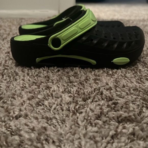 Crocs - Picture 4 of 6